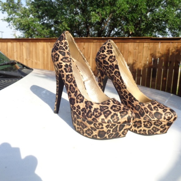 Charlotte Russe leopard heels NWT - Picture 2 of 8